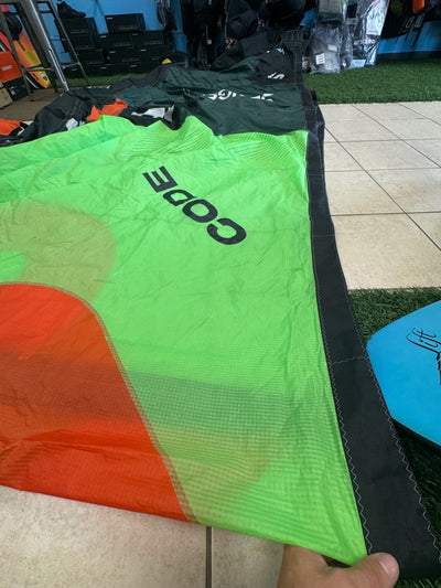 used 2025 Slingshot code v2 12m green kite only