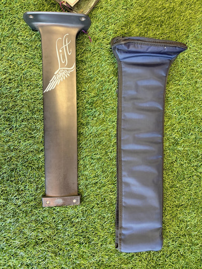 Used Lift Foil's Classic 28" Carbon Mast with hardware